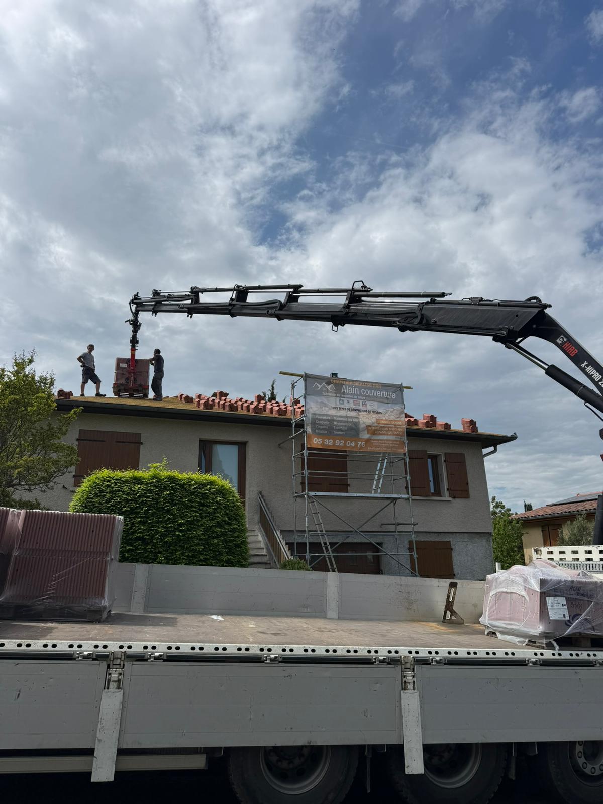 Alain Bellisario, dirigeant Alain Couverture, sur un chantier de couverture en Haute-Garonne