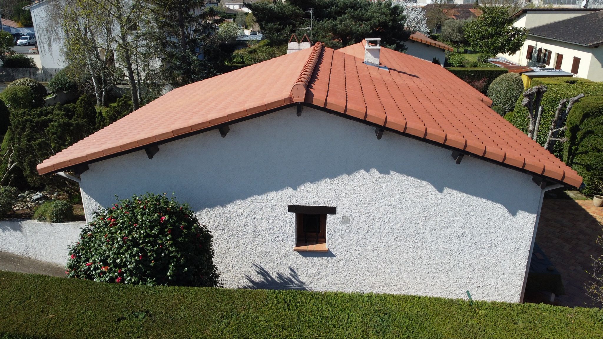 Pavillon toulousain, toiture canal homogène vue drone
